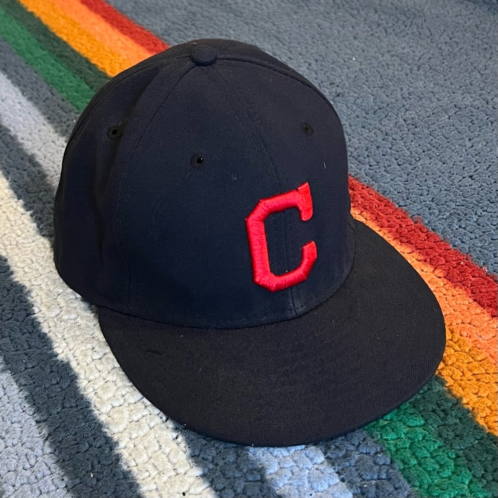 Cleveland Guardians C Logo 59FIFTY Navy Fitted Cap